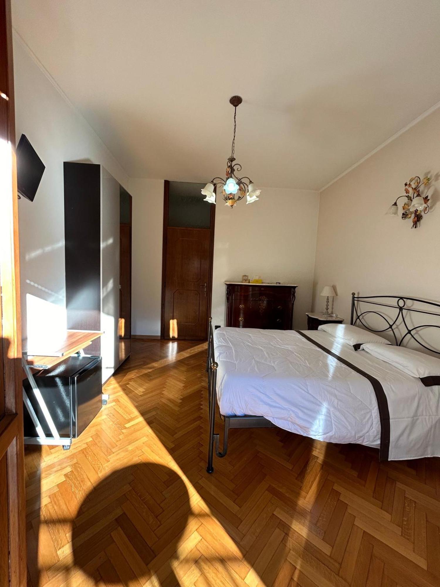 B&B Southitaly Busto Arsizio Buitenkant foto